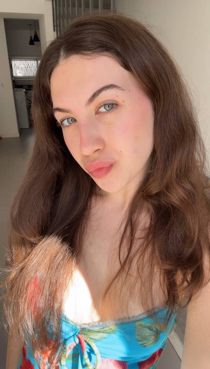 Nude girl Amber in Bogota