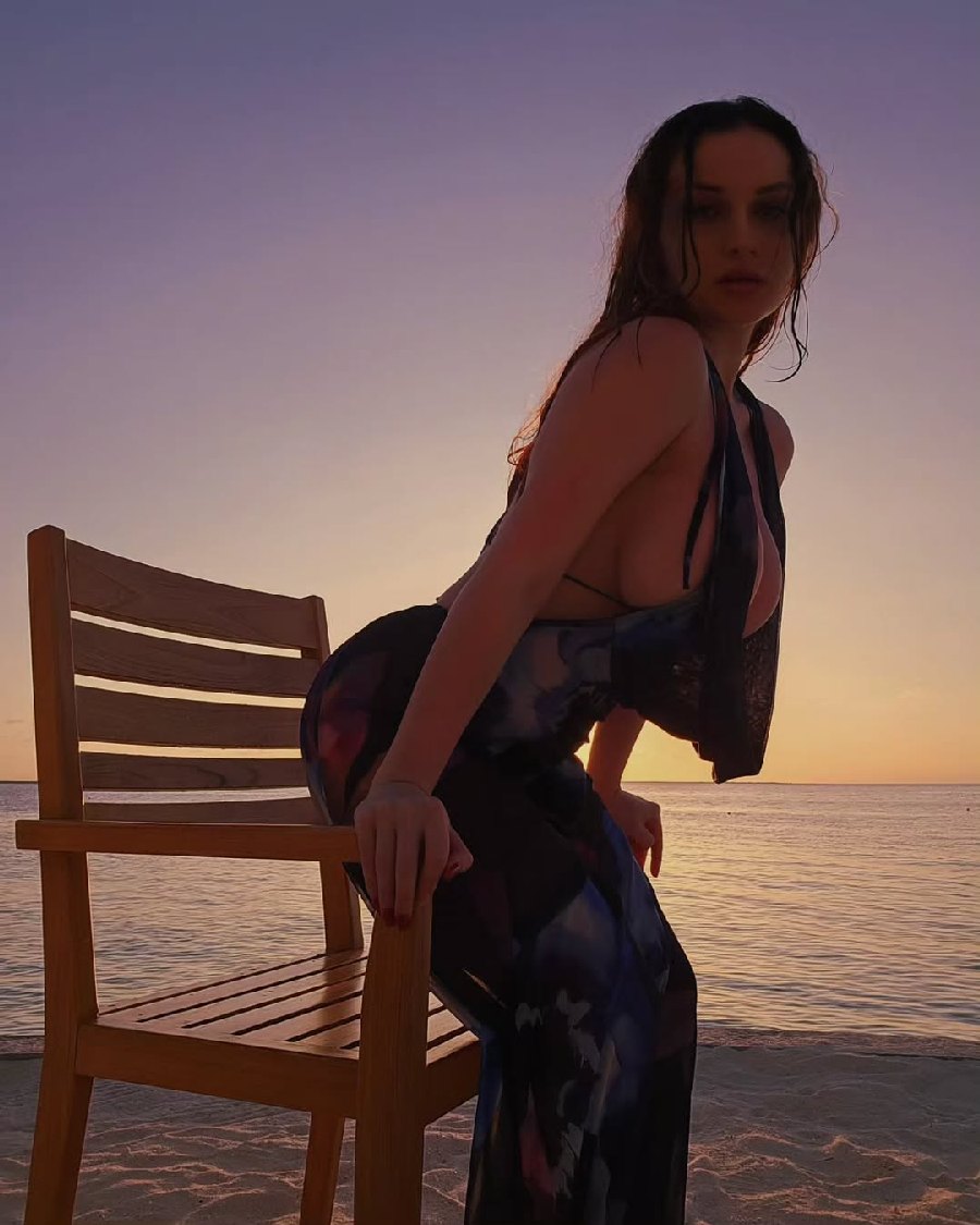 Sexy girl Miranda Faith nude in Bogota