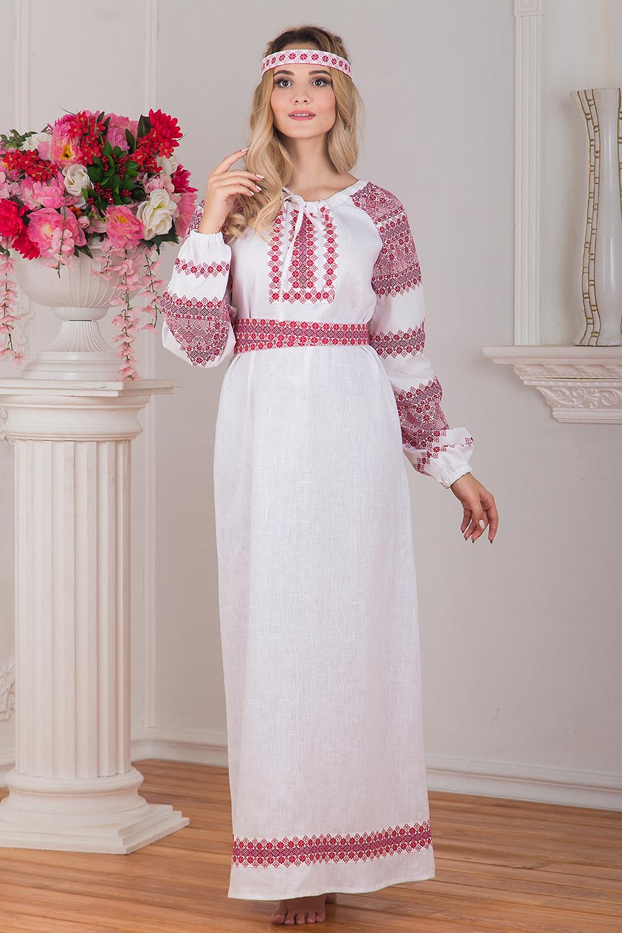 A playful frame from Women in Slavic costumes — online in Bogota