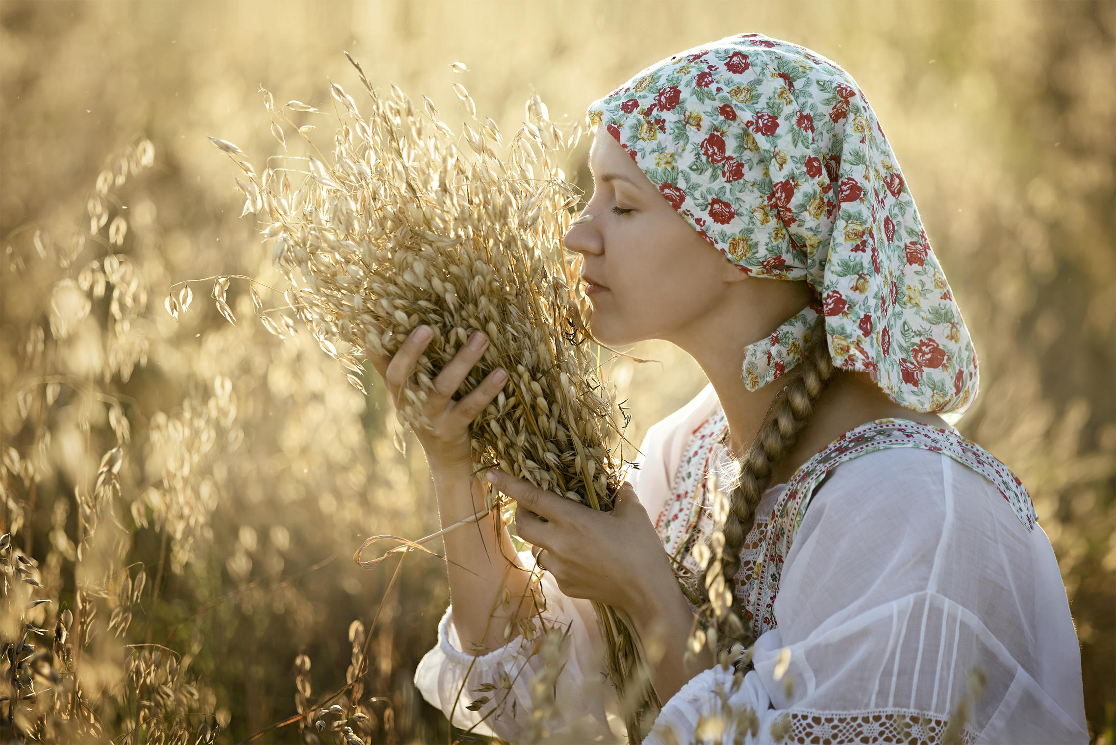 Photo Women in Slavic costumes in Bogota
